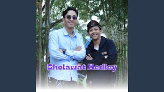 Download lagu Sholawat Medley mp3