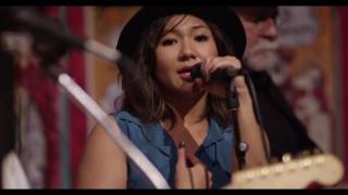 WORKIN ON A GROOVY THING   -------     MALLORY LOW