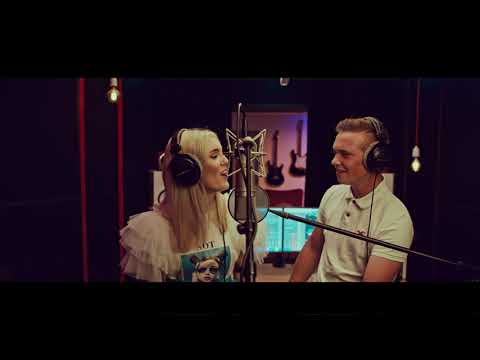 Nico Kristoferitsch & Lisa Mikolaschek - Wir hoitn zsamm (Offizielles Musikvideo)
