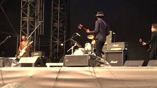 GARY CLARK JR. - Don`t owe you a thang  AWESOME VERSION !!!!!     Clam Rock 2018