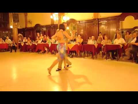  Daniel Nacucchio  and  Cristina Sosa  are  dancing  to  the  tango  "  Yuyo Brujo  "