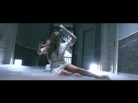 Αποστολία Ζώη - Άλλη Σαν Εμένα | Apostolia Zoi - Alli San Emena (Official Music Video HQ)