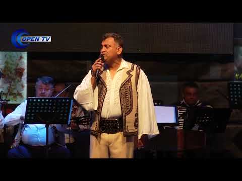 Ion Drăgan şi Claudia Torop în ediţia specială de Paşti Tezaur folcloric (@TVR1)