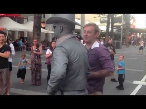 La estatua viviente.