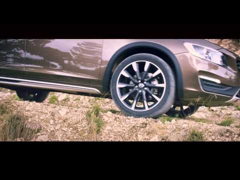 2015.5 Volvo V60 Cross Country - TestDriveNow.com Preview by Auto Critic Steve Hammes