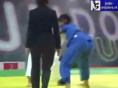 Judo 2009 Paris: Dzhurova (BUL) - Ogata (JPN) [-78kg].