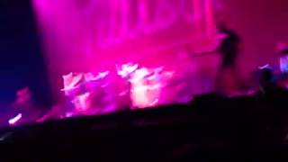 Tulisa on tour with ne-yo live your life