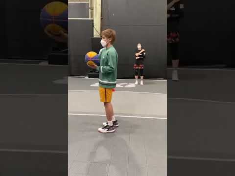 【解説】ドリブルではなくジャブから裏へ入る #Shorts