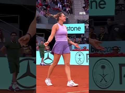 Who needs a racket anyway? 🤣 #WTA #funny #tennis #ArynaSabalenka