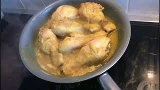 Coscie di pollo al curry e mela