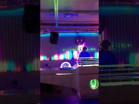 Alan Alan Rocking out to Dj Sassi In CyberDog Camden #AlanAlan #DJSassi #Camdentown #CyberDog