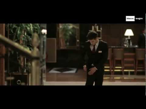 Brighi Feat. Snoop Dogg - Play Me Like A Violin (Official Video)