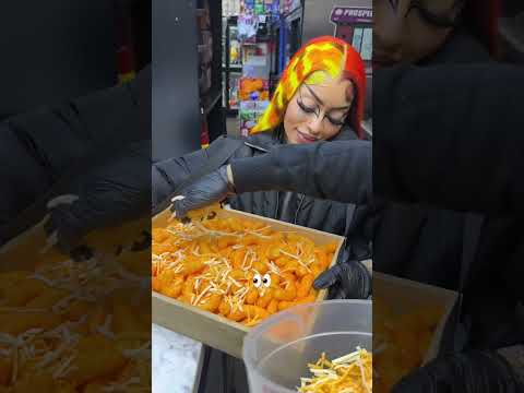 Receta Extraña: Cheetos Puffs con Chopped Cheese 😮 #prospectparkdeli #shorts