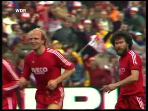 24/04/1982 Bundesliga BAYERN MUNICH v SV HAMBURG