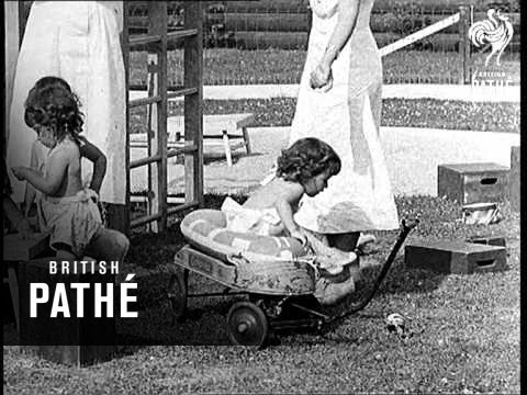 Il y a 90 ans, les quintuplées Dionne devenaient un phénomène de foire