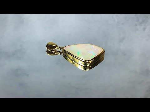 18kt Yellow Gold freeform White Opal 5.6ct pendant