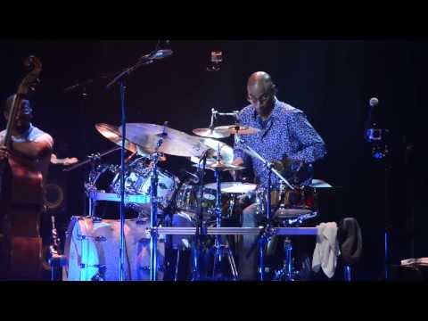 Omar Hakim Solo @ the 2013 Montreal Drum Fest