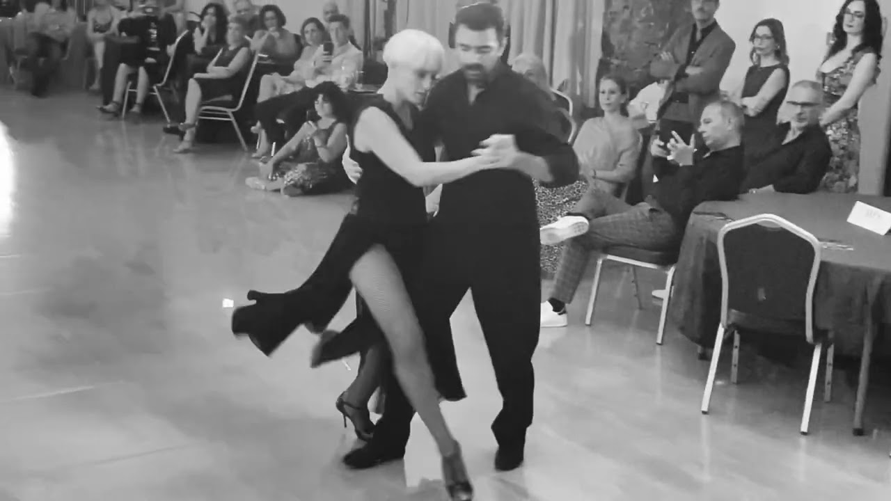 Video thumbnail for Juan Marchetti y Tamara Selva Bisceglia - "Rebeldia" - Virginia Luque