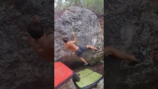 Video thumbnail of Sal del agujero, 7a. La Riba