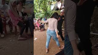 Download lagu Aksi Joget Kendang Jaipong#orayweulang lagu Buhun#shorts mp3