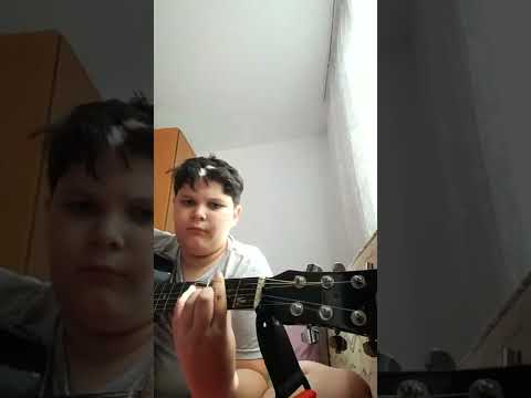 tutorial chitara la,minor ....    re,minor re,major +melodie.......   #tutorialchitara #muzica