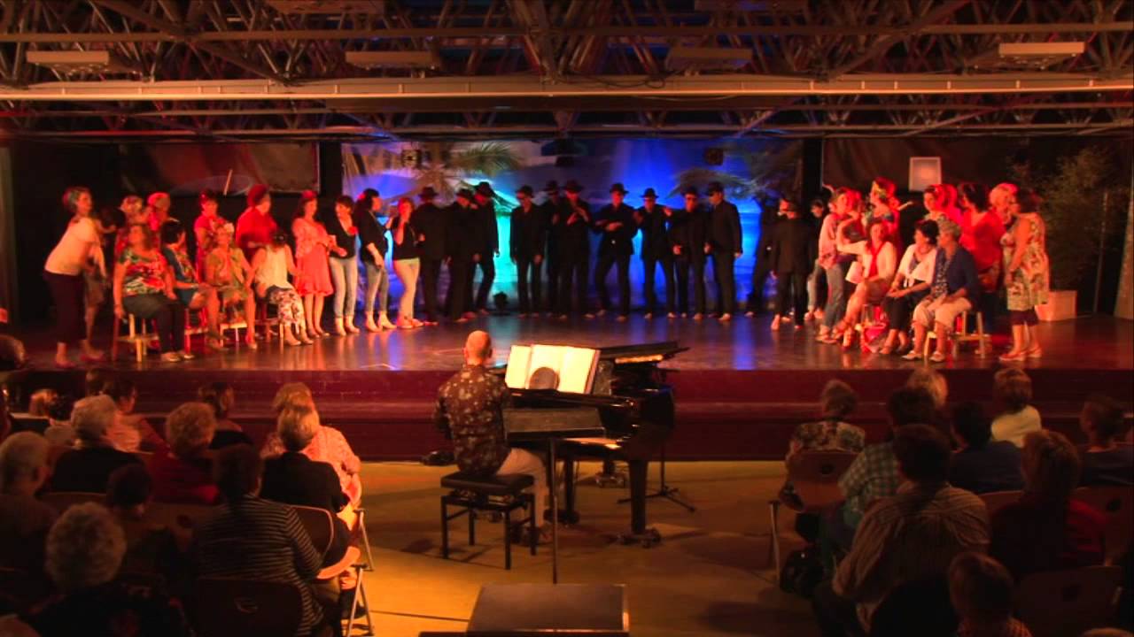 Popkoor 2000 - Everybody needs somebody to love