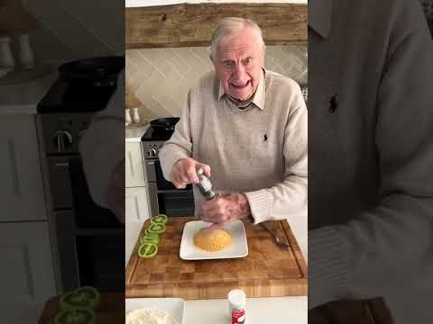 Der britische Opa Joe 92 macht amerikanische gebratene grüne Tomaten aus dem tiefen Süden 🍅🇺🇸 #am...