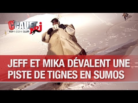 Jeff et Mika en sumos dévalent une piste de Tignes - C’Cauet sur NRJ