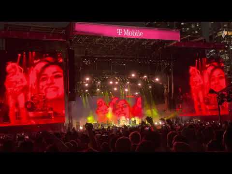 Miley Cyrus w/ The Kid Laroi - Without You - live at Lollapalooza July 29, 2021