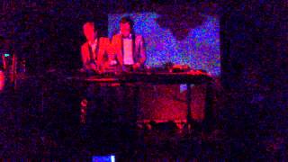 2 Many DJ's - Hey Boy, Hey Girl (Soulwax Remix) INTRO - Live at Mexico City -  December/9/2011