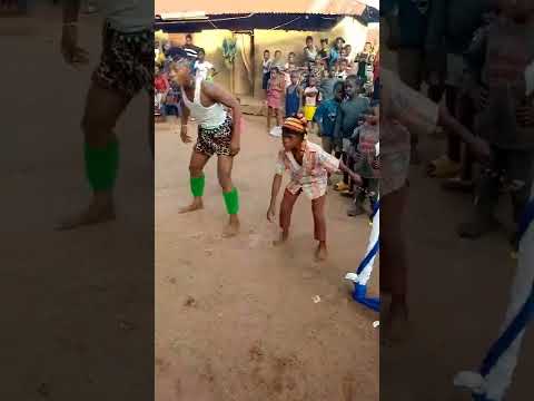 See talented boy dan with ode at Adum (osadebey boys)