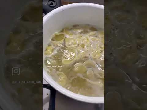 Happy new year, oggi cappelletti in brodo di cappone.