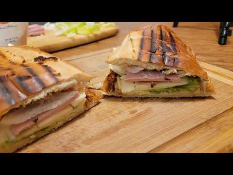 Topli sendvic / A hot sandwich #topli#sendvic#hot#sandvich#recipes #recepti#food#bosanska #bosnian
