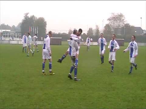 VV moerkapelle 8 - Aarlanderveen 3 4-2 01 november 2008 schot over de helft Wesley van Maren 4-1