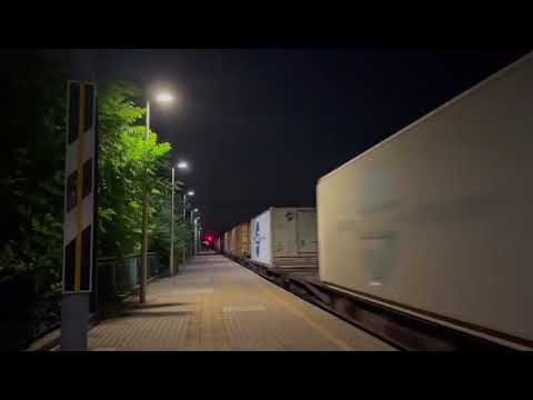 E189 in livrea  “ISC” sul TCS Milano Smistamento-Nola Interporto in transito a Bologna Mazzini.