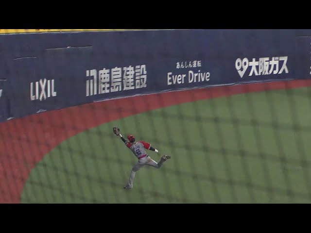 【8回表】球場を沸かせたバファローズ・宗のジャンピングキャッチ!! 2018/4/28 Bs-H