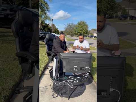 TU MAMÁ SE ENCUENTRA CON UNA AMIGA