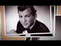 BOBBY DARIN-"MACK THE KNIFE"(LYRICS)