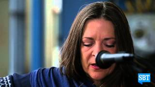 PRESS PLAY: Carlene Carter - It Takes One To Know Me