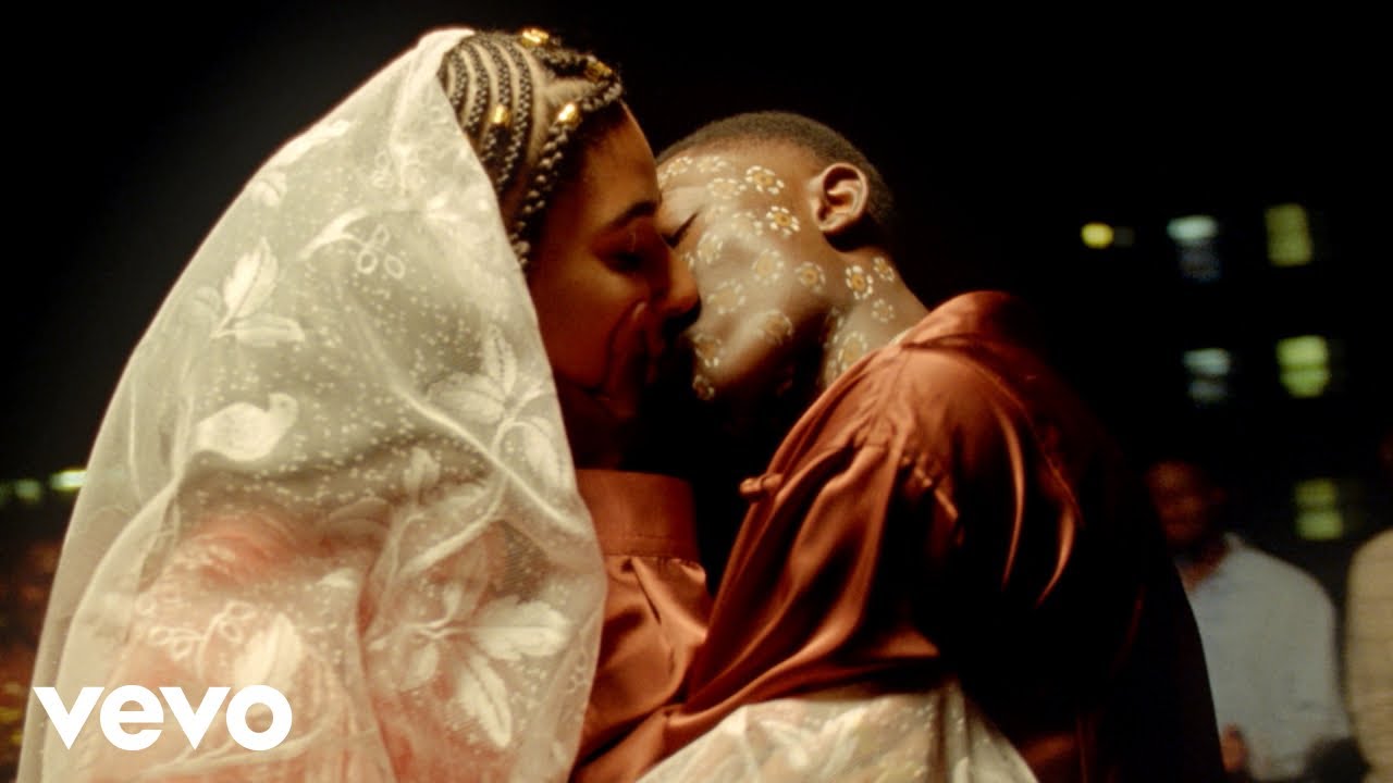 AMA – ”Monochrome”