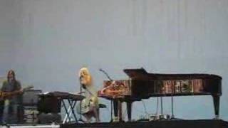Tori Amos - Cruel (Live @ Norwegian Wood Festival 2007)