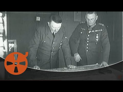 1940 - Hitler in Paris