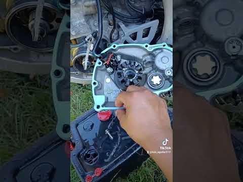 Honda CRF450R Gasket replacement