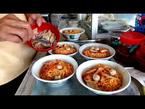Ultimate Sarawakian Kolo Mee In Kuching ‼️👍🇲🇾 Noodle With Pork Balls ||  Mouth - Watering Meal