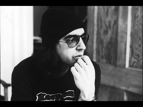 Neil Young Honors Producer Elliot Mazer: 'A Master in the Studio'