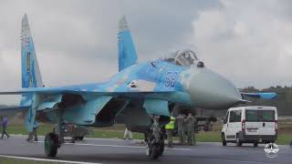 Sukhoi Su-27 | CLOSE UP taxiing