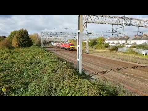 4M25 - DB90's - 90037 Christine leading 90024 Malcolm through the Queensville curve - 2 of 2