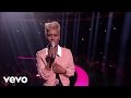 Emeli Sandé - Clown / Next To Me (Live At The BRIT Awards 2013)