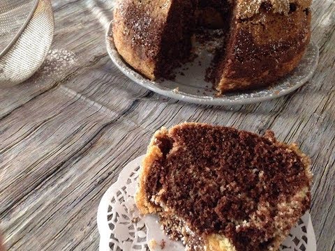 Ciambella bicolore all'acqua senza latte e burro
