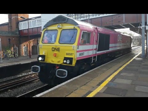 ONE class 66, no 66587 running light at Harrow and Wealdstone
